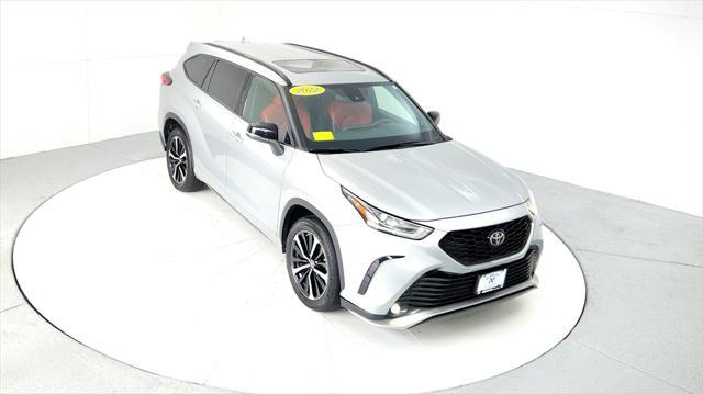 used 2022 Toyota Highlander car, priced at $39,695