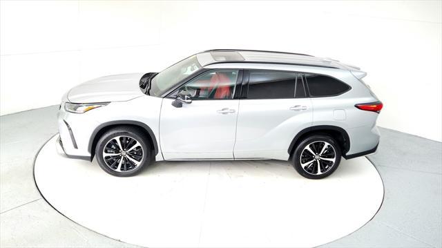 used 2022 Toyota Highlander car, priced at $39,695