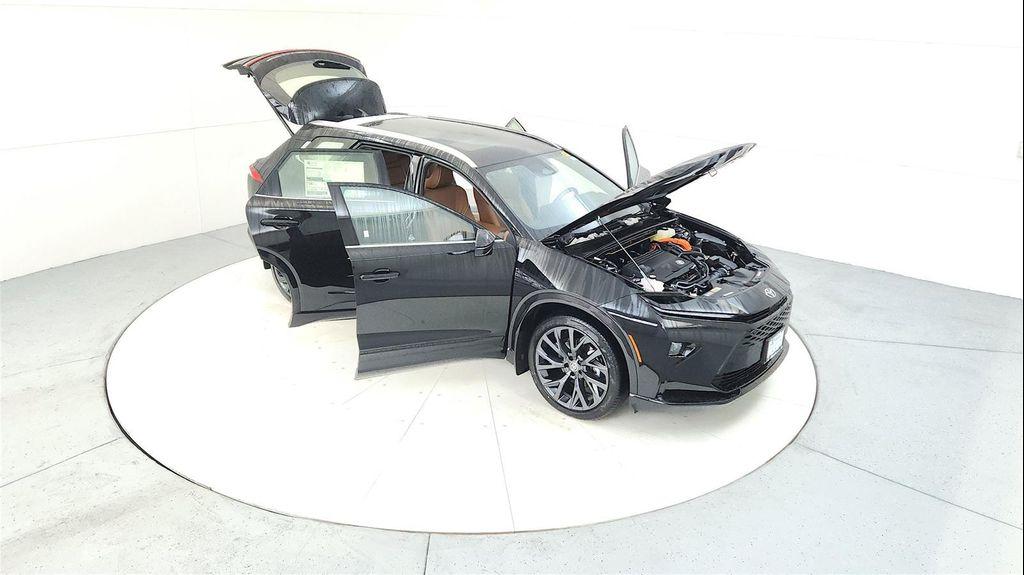 new 2025 Toyota Crown Signia car