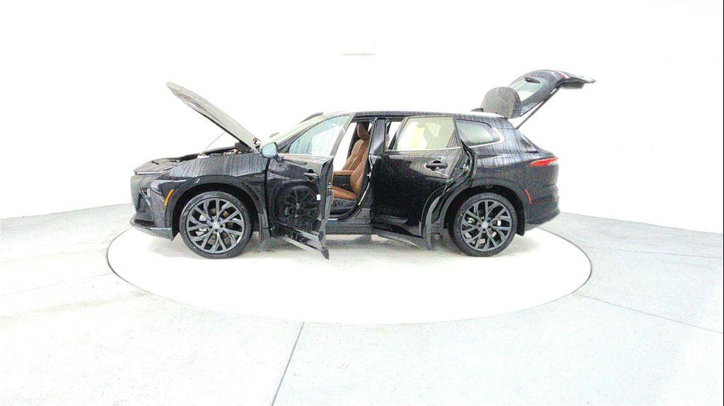 new 2025 Toyota Crown Signia car