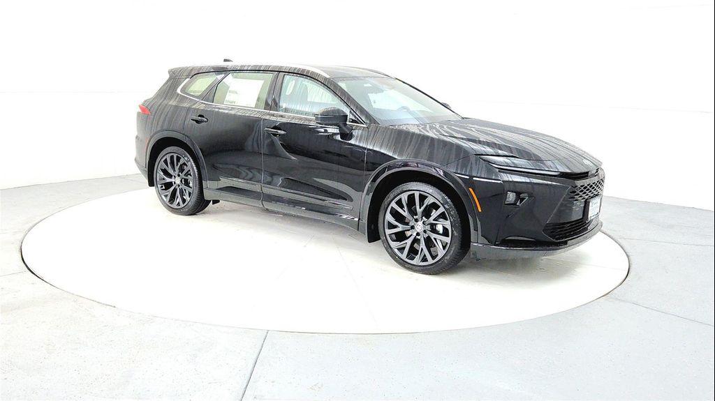 new 2025 Toyota Crown Signia car