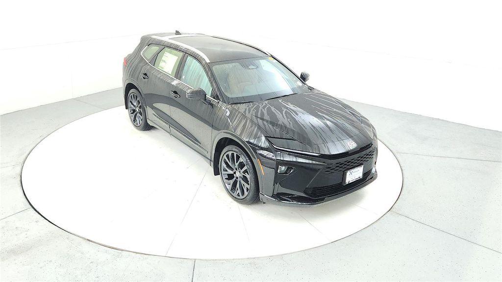 new 2025 Toyota Crown Signia car