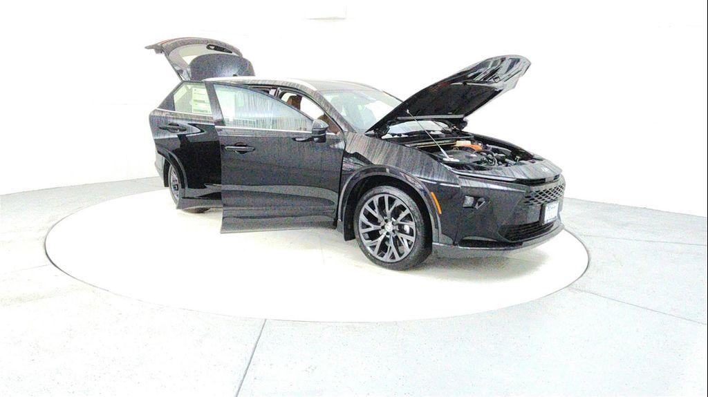 new 2025 Toyota Crown Signia car