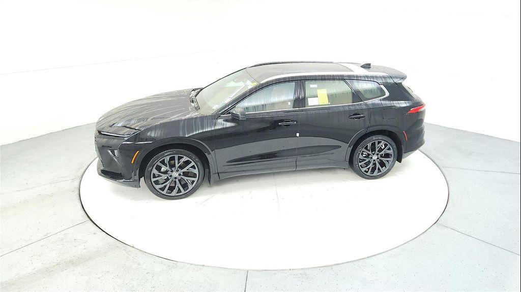 new 2025 Toyota Crown Signia car