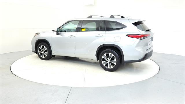 used 2021 Toyota Highlander car, priced at $30,295