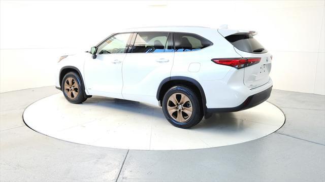 used 2022 Toyota Highlander Hybrid car, priced at $39,985