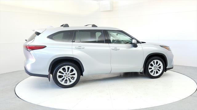 used 2022 Toyota Highlander car, priced at $36,985