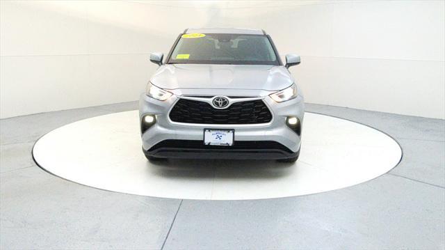 used 2024 Toyota Highlander car, priced at $38,495