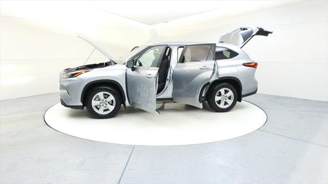 used 2024 Toyota Highlander car, priced at $38,495