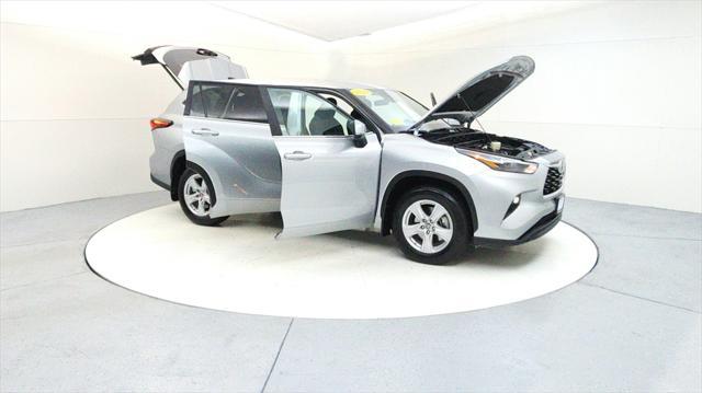 used 2024 Toyota Highlander car, priced at $38,495