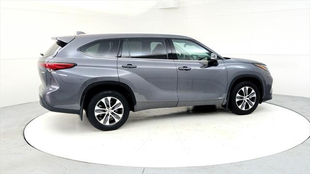 used 2022 Toyota Highlander Hybrid car, priced at $41,895