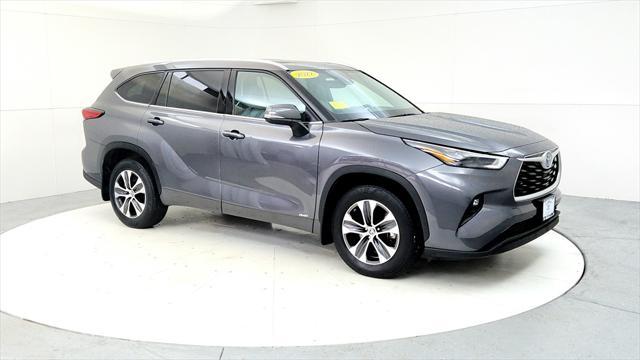 used 2022 Toyota Highlander Hybrid car, priced at $41,895