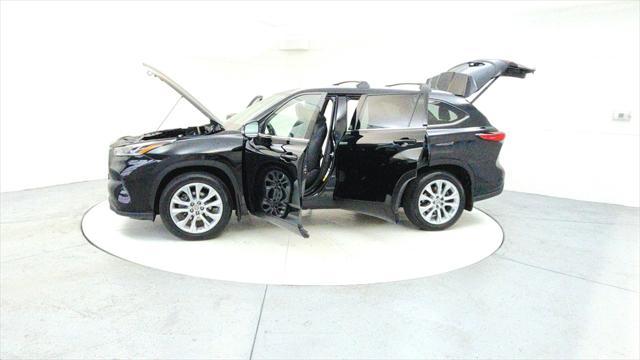 used 2020 Toyota Highlander car, priced at $33,985