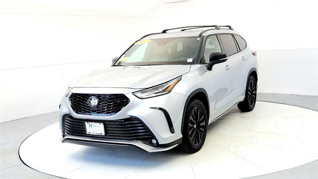 used 2023 Toyota Highlander car