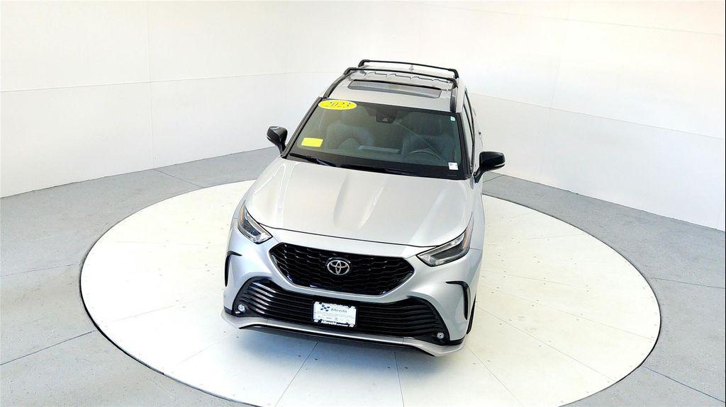used 2023 Toyota Highlander car