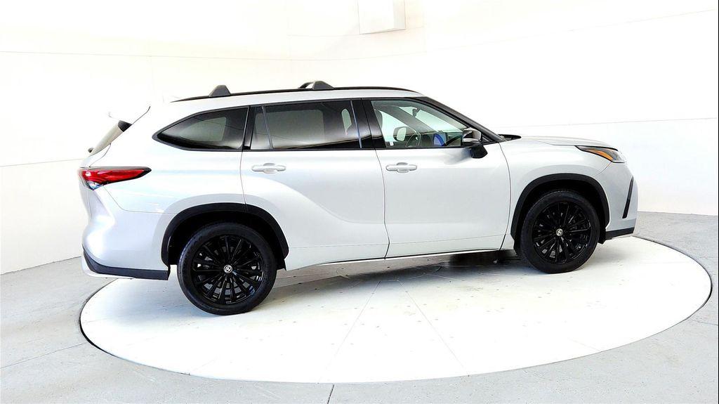 used 2023 Toyota Highlander car