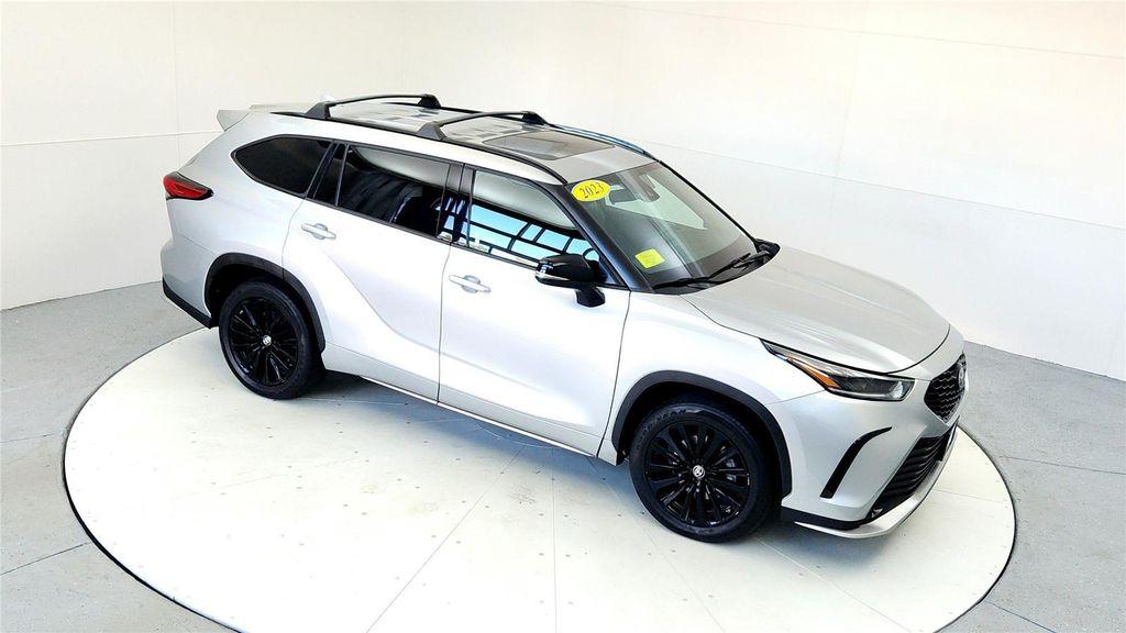 used 2023 Toyota Highlander car