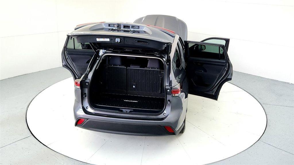 used 2024 Toyota Highlander car, priced at $41,985