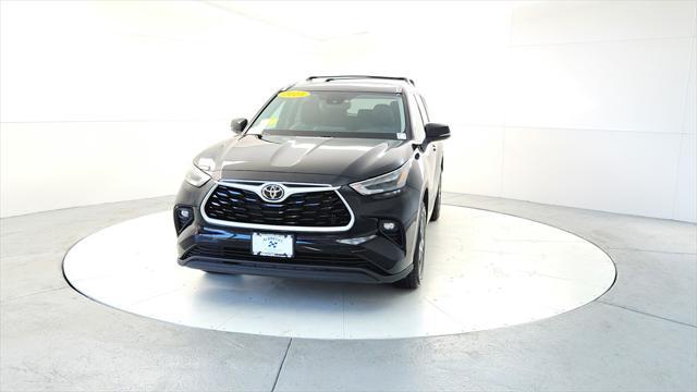 used 2023 Toyota Highlander car, priced at $39,495