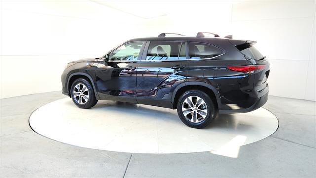 used 2023 Toyota Highlander car, priced at $39,495