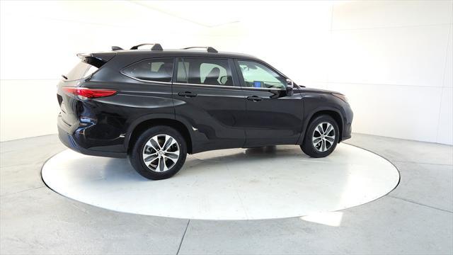 used 2023 Toyota Highlander car, priced at $39,495