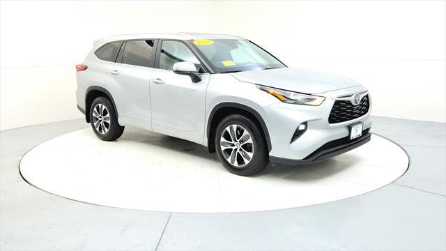 used 2023 Toyota Highlander Hybrid car, priced at $45,985