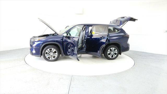 used 2021 Toyota Highlander car, priced at $32,985