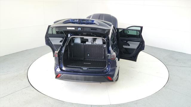used 2021 Toyota Highlander car, priced at $32,985