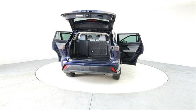 used 2021 Toyota Highlander car, priced at $32,985