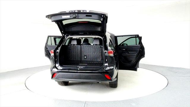 used 2023 Toyota Highlander car, priced at $42,895