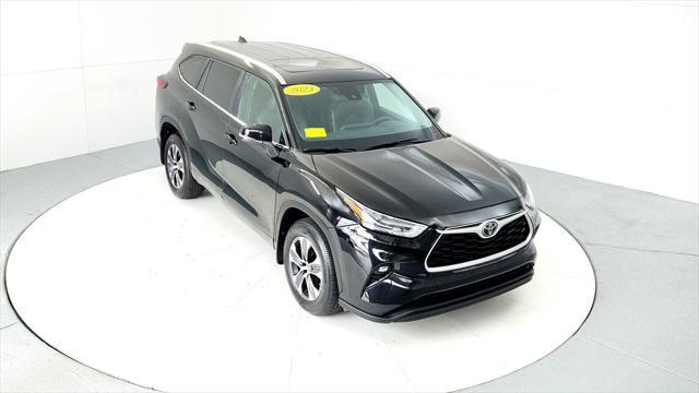 used 2023 Toyota Highlander car, priced at $42,895