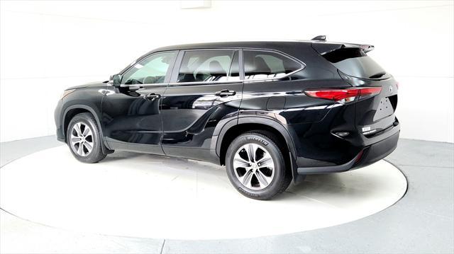 used 2023 Toyota Highlander car, priced at $42,895