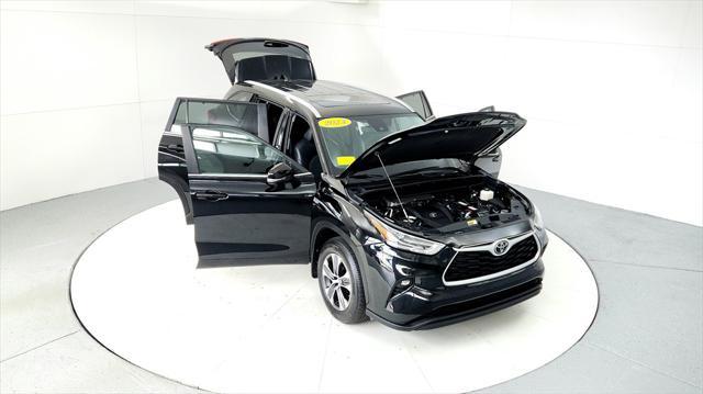 used 2023 Toyota Highlander car, priced at $42,895