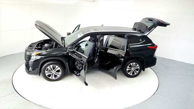 used 2023 Toyota Highlander car, priced at $42,895