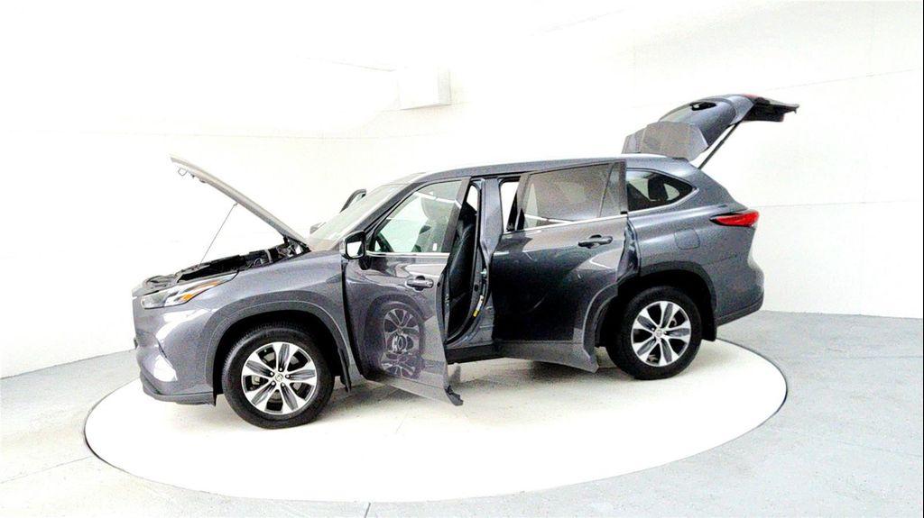 used 2022 Toyota Highlander car, priced at $37,985