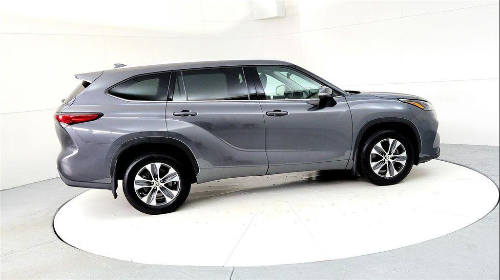 used 2022 Toyota Highlander car, priced at $37,985