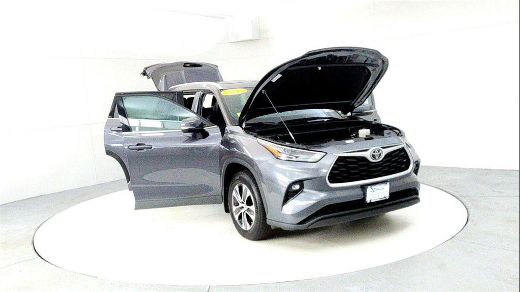 used 2022 Toyota Highlander car, priced at $37,985