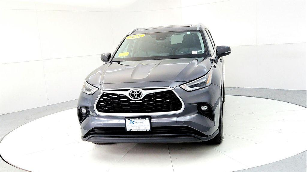 used 2022 Toyota Highlander car, priced at $37,985