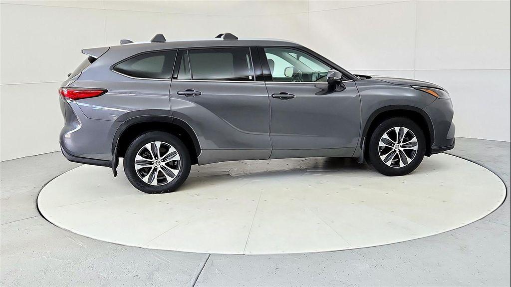 used 2022 Toyota Highlander car, priced at $37,985