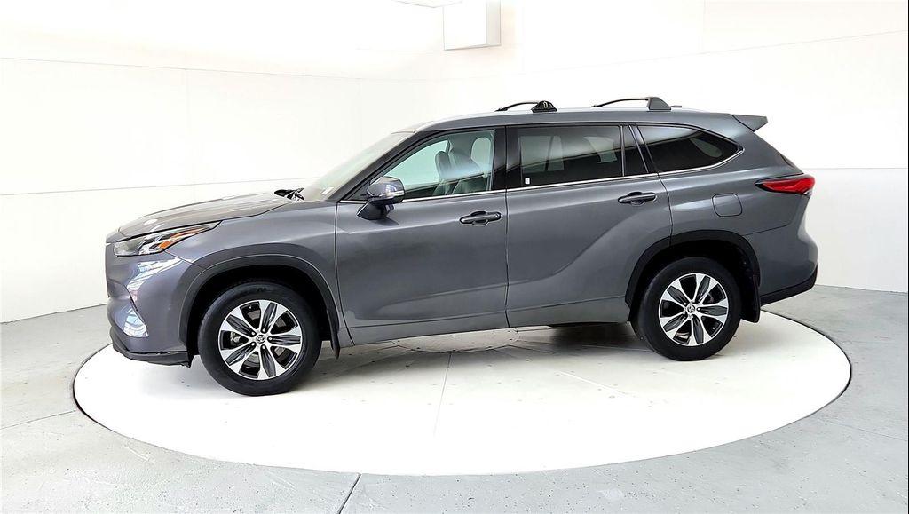 used 2022 Toyota Highlander car, priced at $37,985