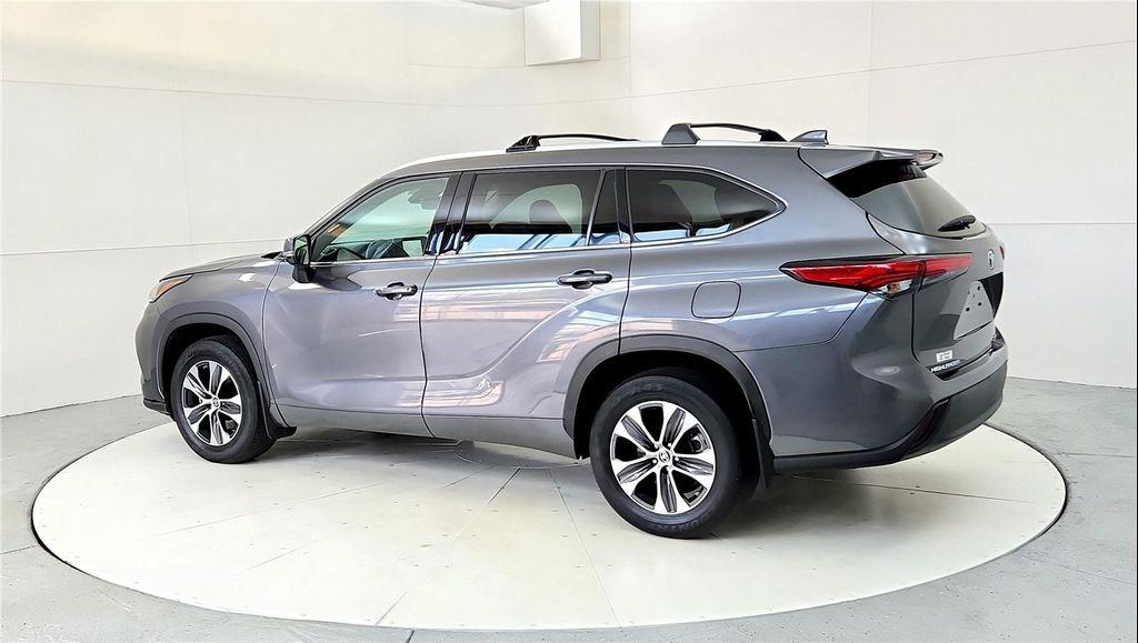 used 2022 Toyota Highlander car, priced at $37,985
