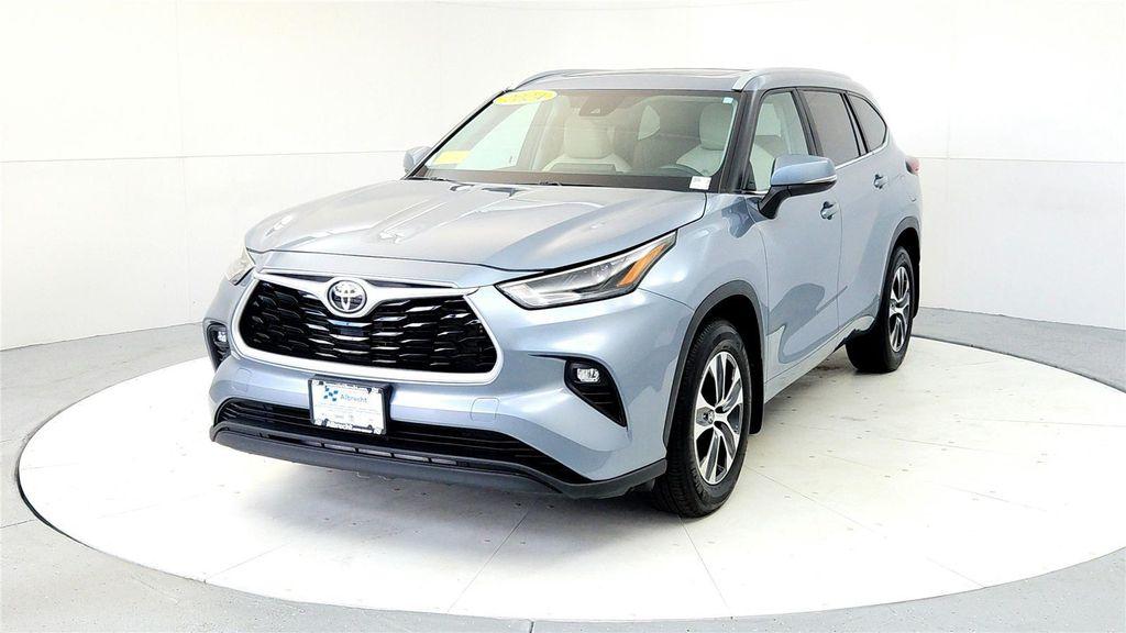 used 2024 Toyota Highlander car, priced at $34,985