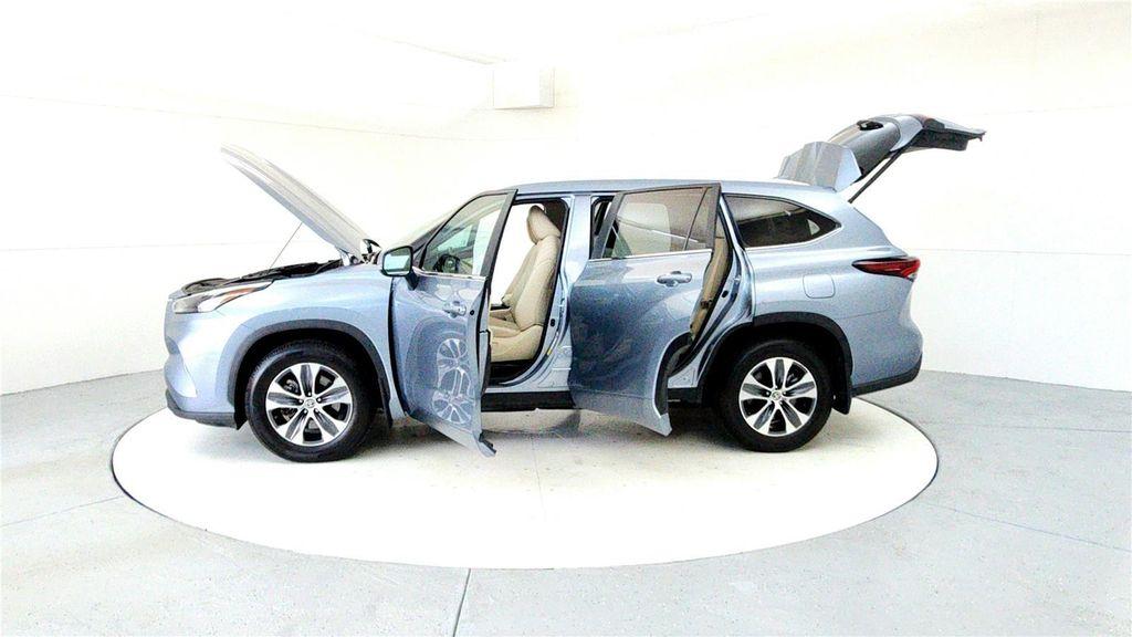 used 2024 Toyota Highlander car, priced at $34,985