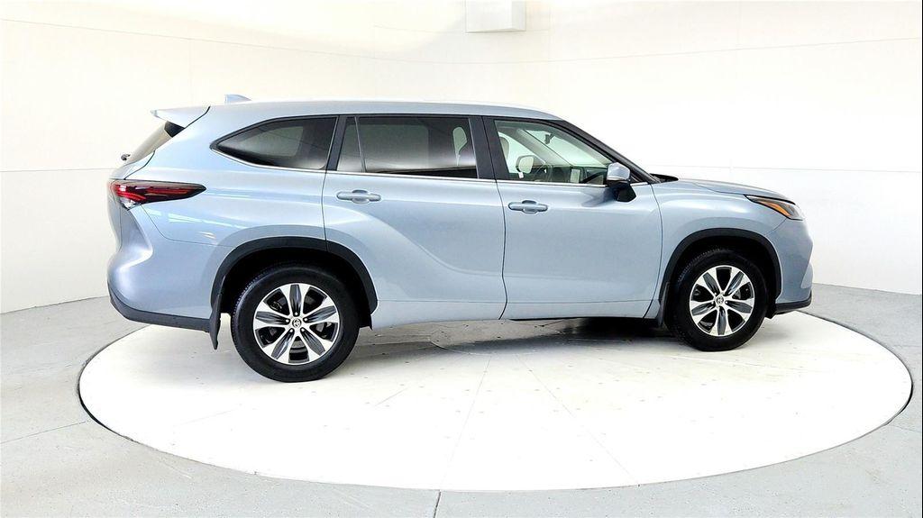 used 2024 Toyota Highlander car, priced at $34,985