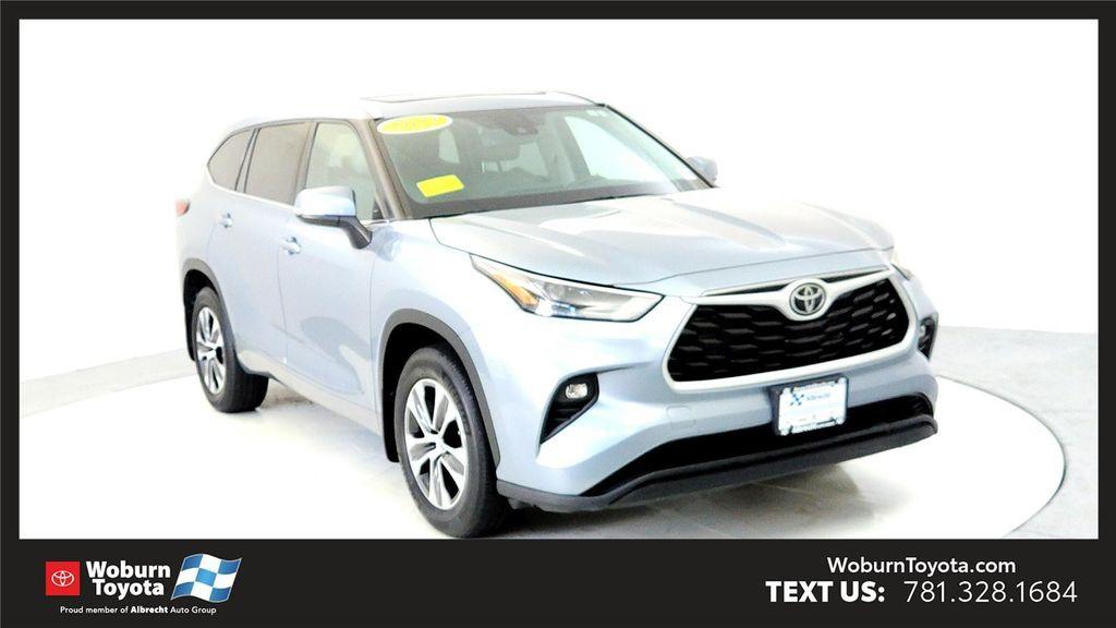 used 2022 Toyota Highlander car, priced at $39,495