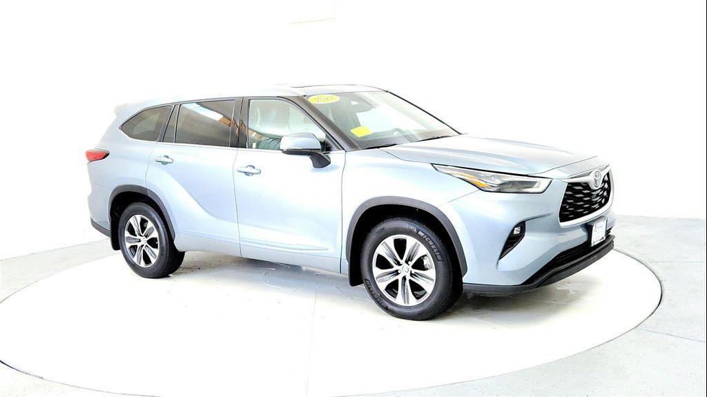 used 2022 Toyota Highlander car, priced at $39,495