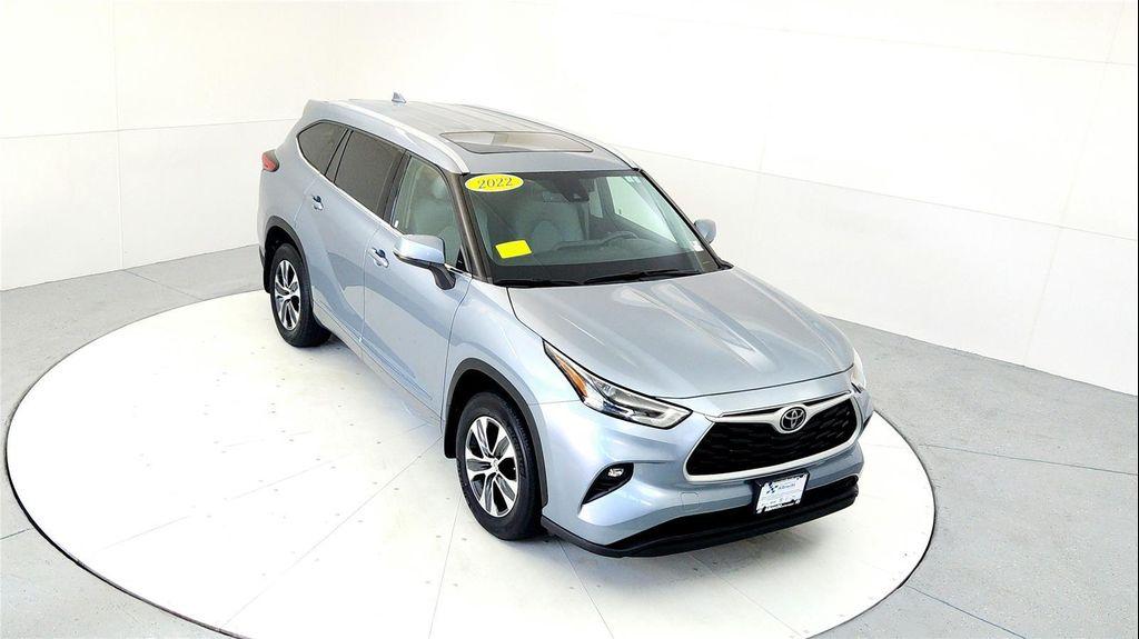 used 2022 Toyota Highlander car, priced at $39,495