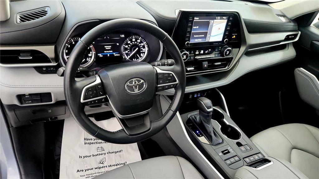 used 2022 Toyota Highlander car, priced at $39,495