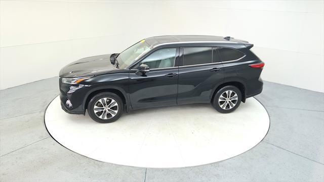 used 2021 Toyota Highlander car, priced at $34,395