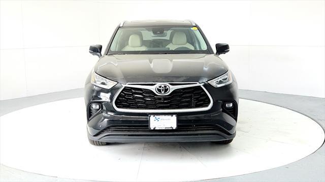 new 2025 Toyota Highlander car, priced at $49,654